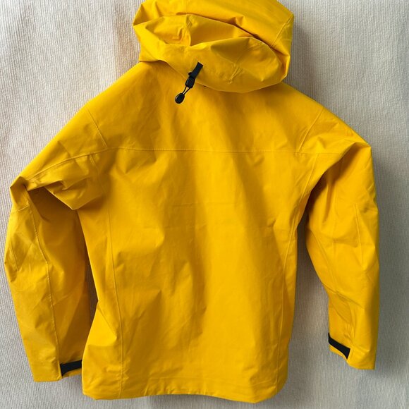 NWT Arc'teryx Alpha SV Jacket - Yellow GORE-TEX Pro, Waterproof Mountaineering - Picture 6 of 10